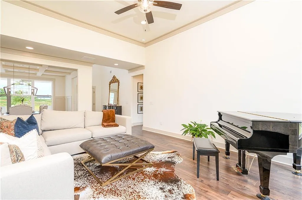 4 bed, 4.0 bath, 3073 sqft, $4,500 — Photo 4