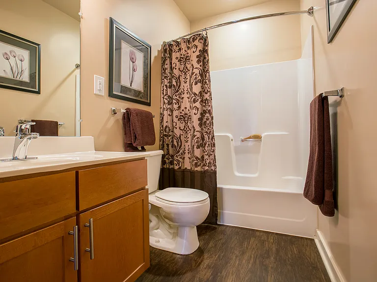 Sycamore Place Lofts bathroom