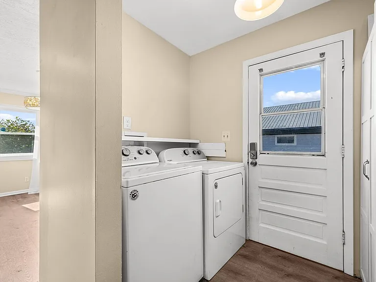 327 Shasta St — Photo 18