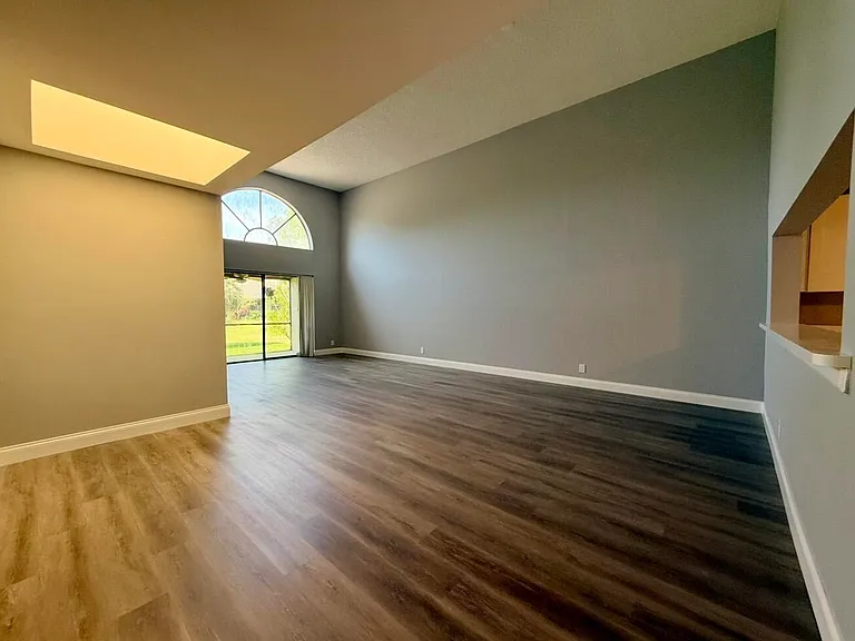 432 Ashwood Pl — Photo 12