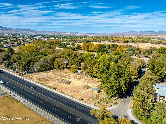 5th image of 990 S Oasis Drive