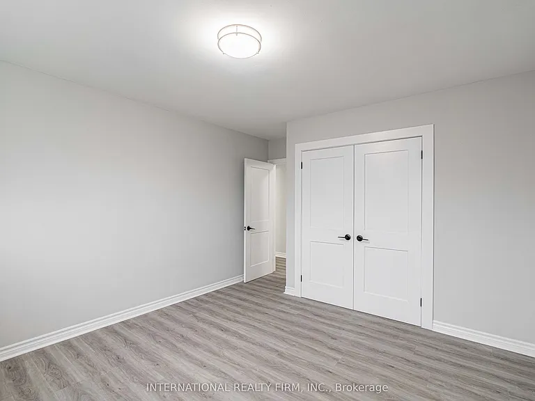 1284 Gramercy Park Pl — Photo 21