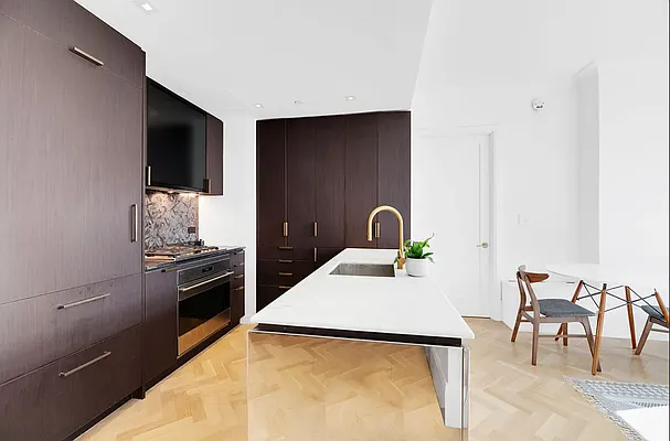 Rented by Oxford Property Group | media 12