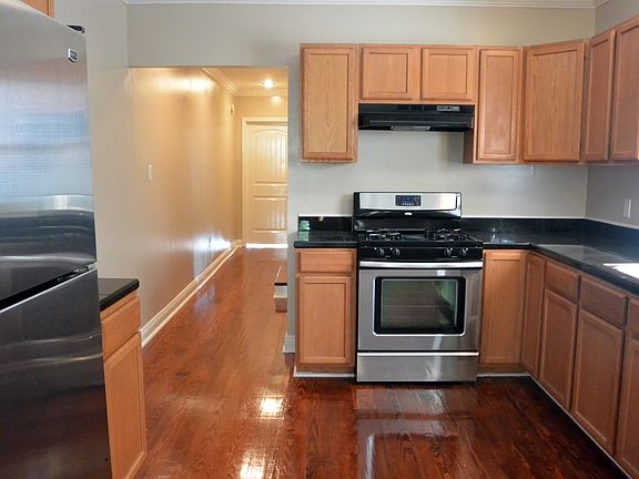 3rd image of 7808 Hickory St