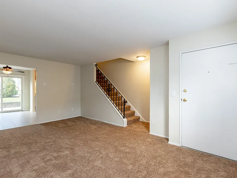 101 Maple Tree Ave — Photo 8