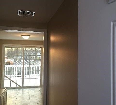 4th image of 46 Hamilton Ave