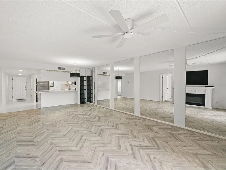1200 Tarpon Woods Blvd #Q4 — Photo 12