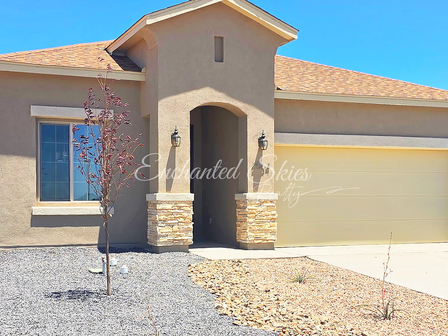 3 bed, 1649 sqft, $2,295 — Photo 1