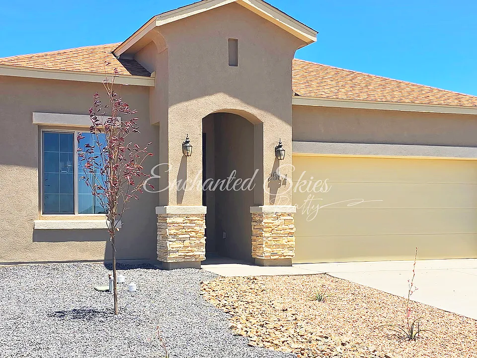 2564 Camino Azul Loop NE