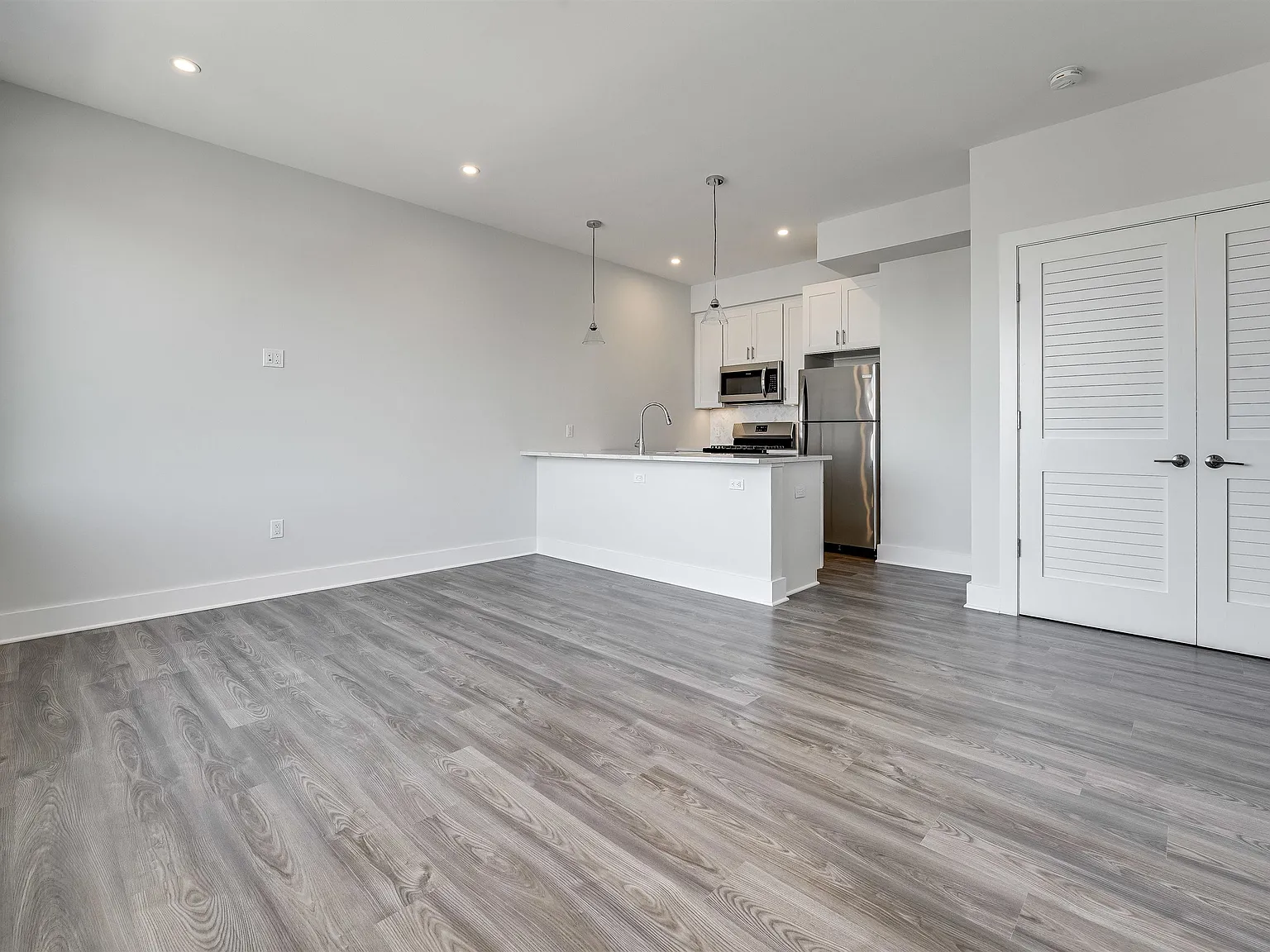 1 bed, 1.0 bath, 639 sqft, $2,350 — Photo 3