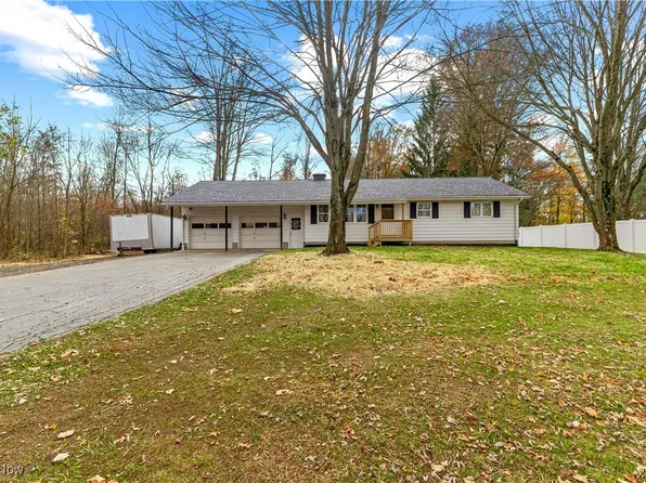 1159 Greenville Rd, Bristolville, OH 44402
