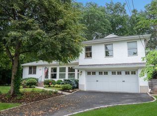 18 Dorset Ln, Summit, NJ 07901
