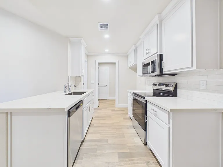 9770 Elite St — Photo 18