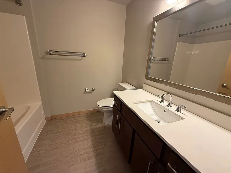 Venture Luxury High Rise — Photo 69