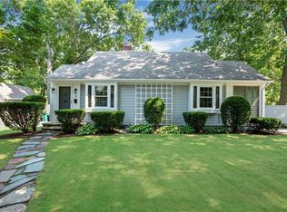 37 Oak Hill Ave, Warwick, RI 02886