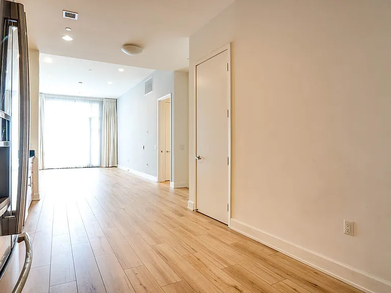 3223 W 6th St #207 — Photo 20