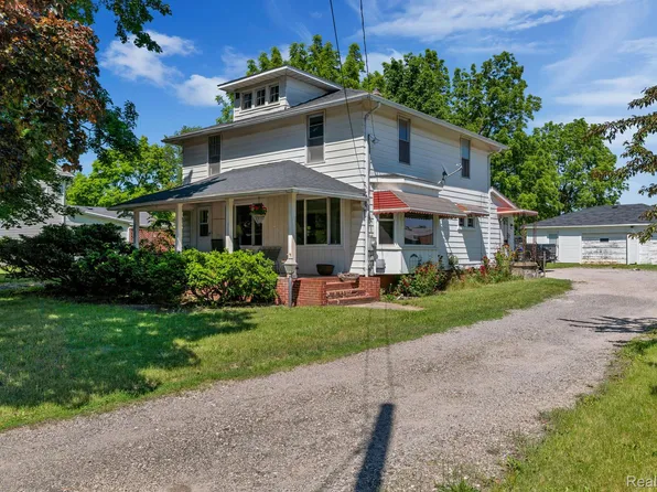 8057 S State Rd, Goodrich, MI 48438