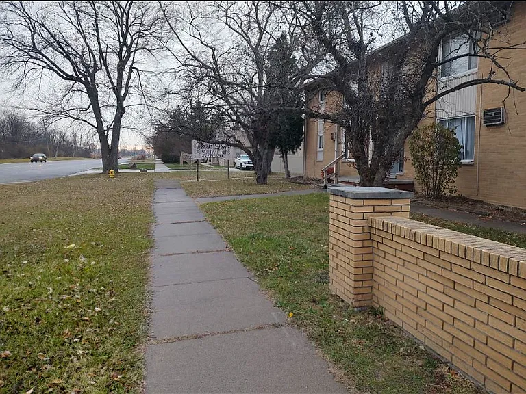 29453 W Jefferson Ave — Photo 4