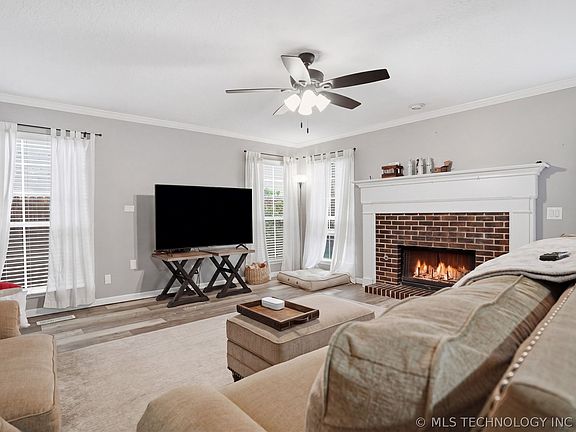 5th image of 6811 E 65th Pl