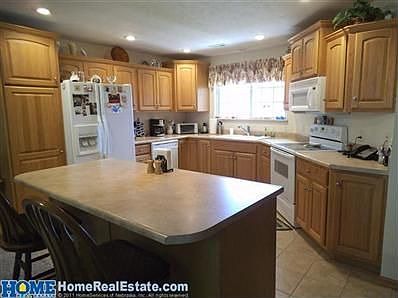 3rd image of 7650 Maple Village Dr