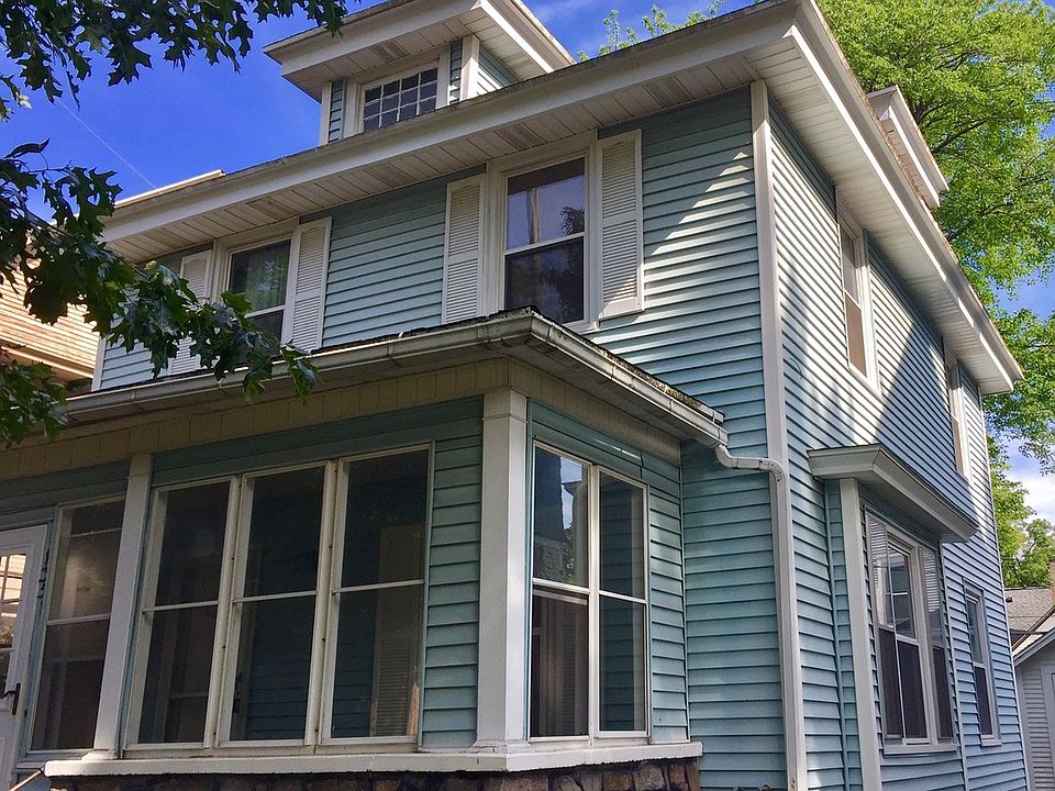 1st image of 1351 Logan St SE