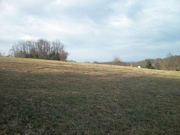 2nd image of 147 Tucker Ln