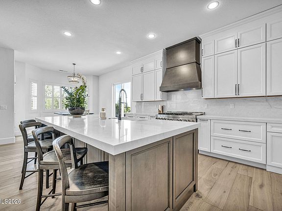 4th image of 14725 Chateau Ct