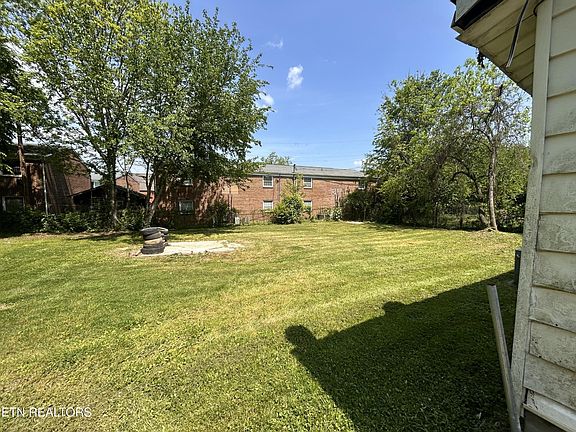 3rd image of 218 Michael St