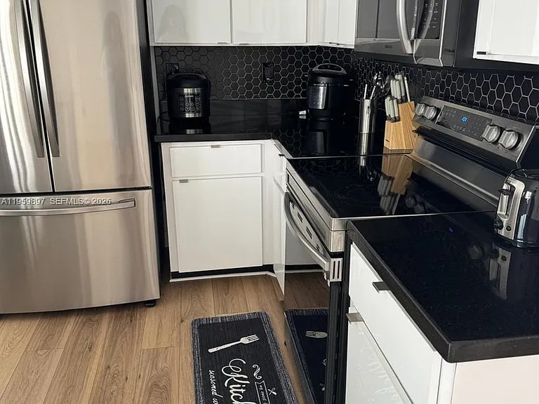 2359 Kings Crest Rd — Photo 5