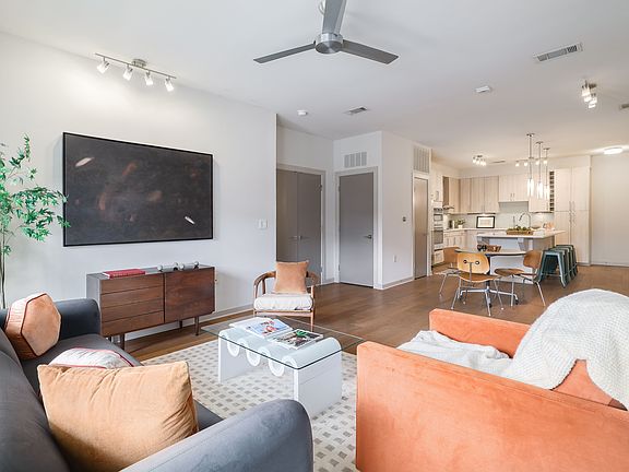 2nd image of 3600 S Lamar Blvd #100