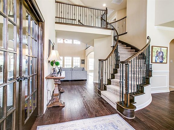 4th image of 303 Fountain Creek Ct