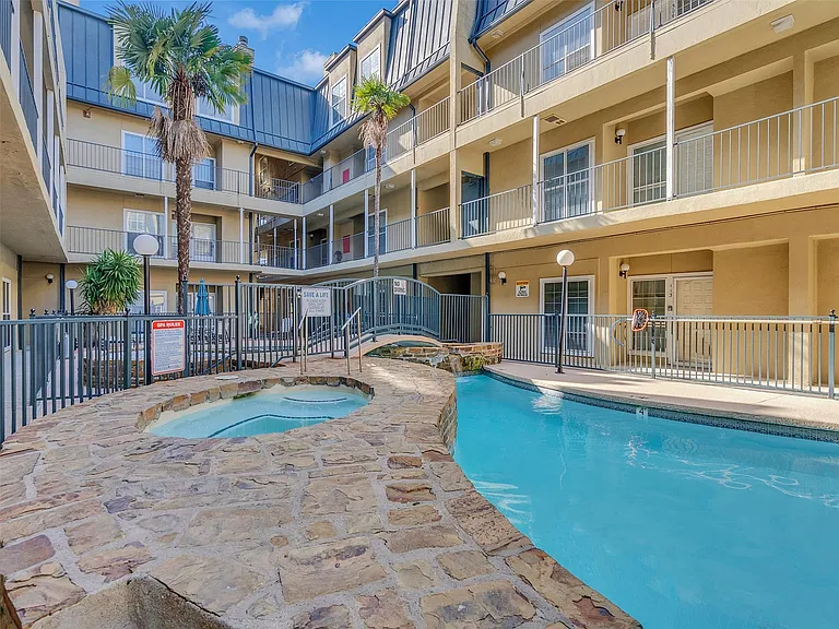 921 Marine Dr #200 — Photo 4