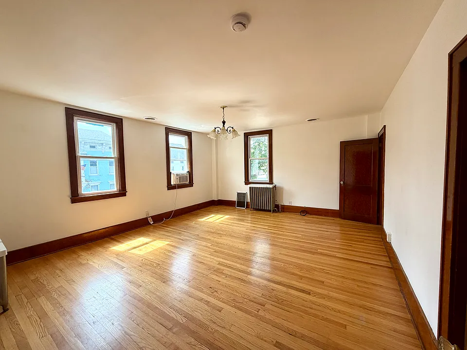 222 Warren St #2