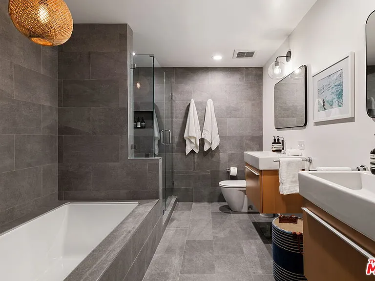 8455 Fountain Ave #301 — Photo 20