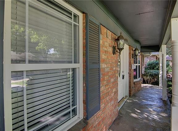 3rd image of 9328 Hunters Creek Dr