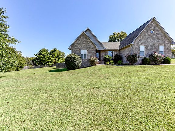 4th image of 310 Orchard Dr