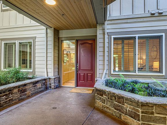 3rd image of 5525 SE Scenic Ln Unit 102