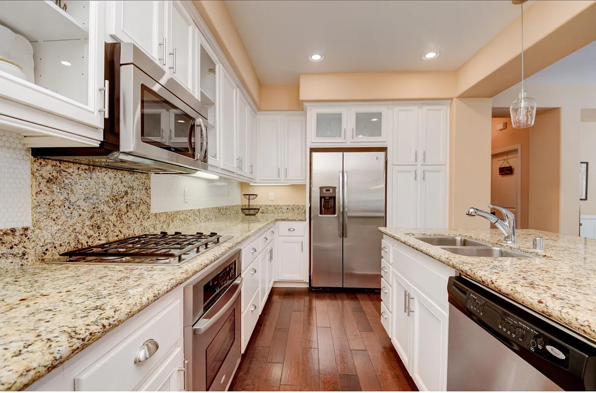Building Photo - 2236 Antonio Dr #21