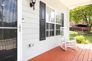 615 Allen St — Photo 4