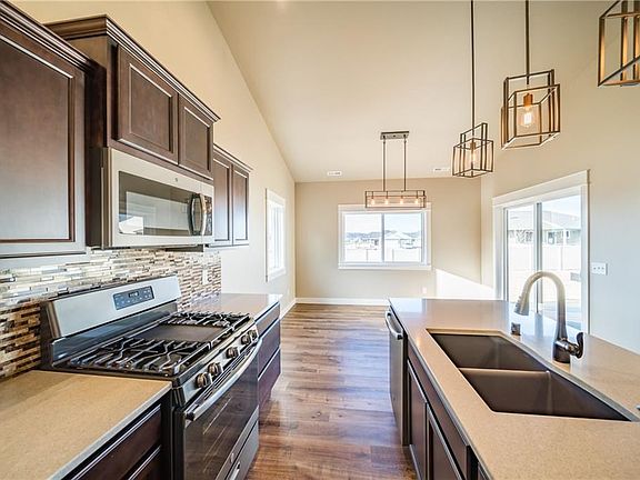 5th image of 2710 Hanover Cir