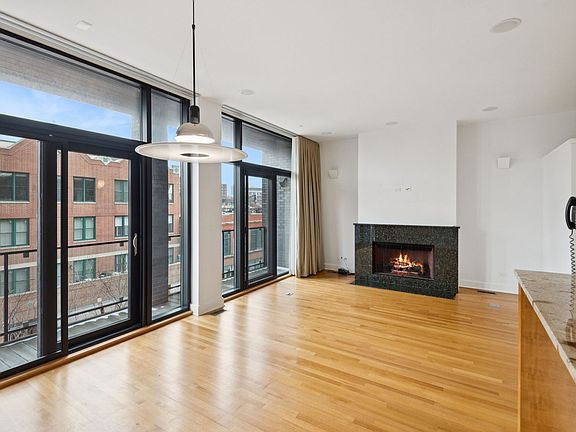 2nd image of 2734 N Lincoln Ave Unit 3E