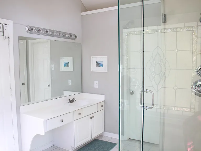 Master bathroom (shower and sink 1)