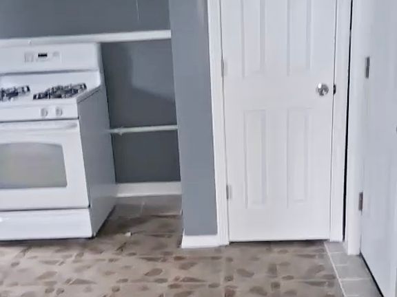 5th image of 20 Lounsbury Ave Floor 2