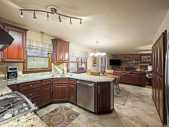 5th image of 1282 Plantation Dr