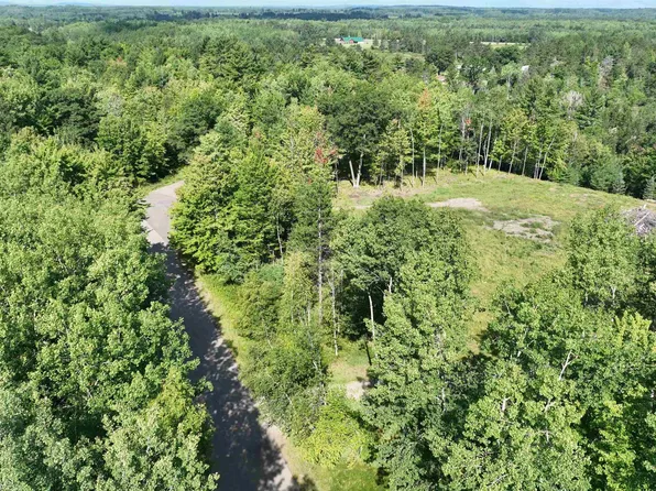 1032 Wickman Dr, Iron Mountain, MI 49801