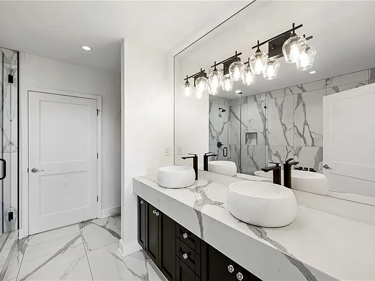 2795 Peachtree Rd NE #1701 — Photo 19