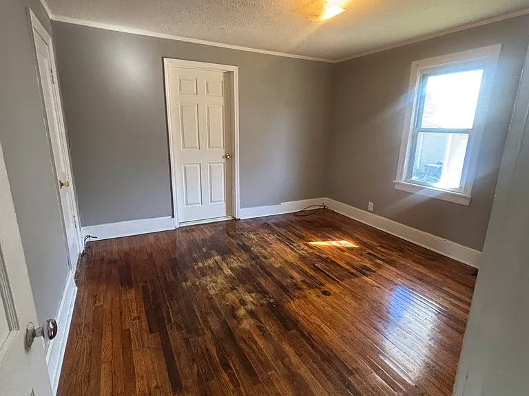 1558 Claiborne St — Photo 6