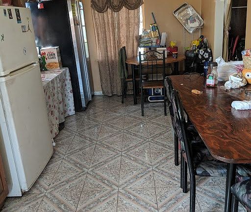 5th image of 1148 W 84th St