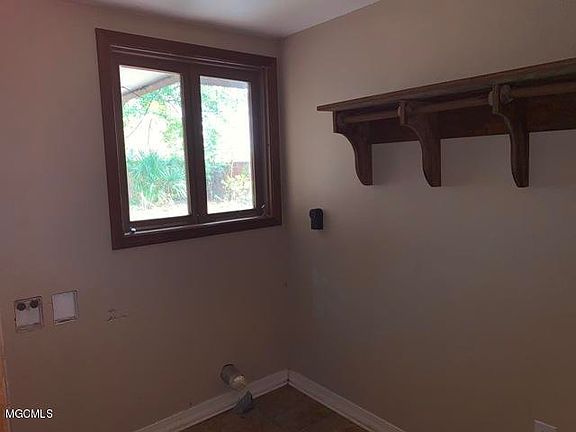 2nd image of 2109 Washington Ave