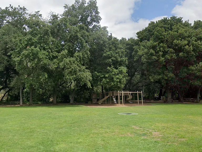 116 Granada Way — Photo 22